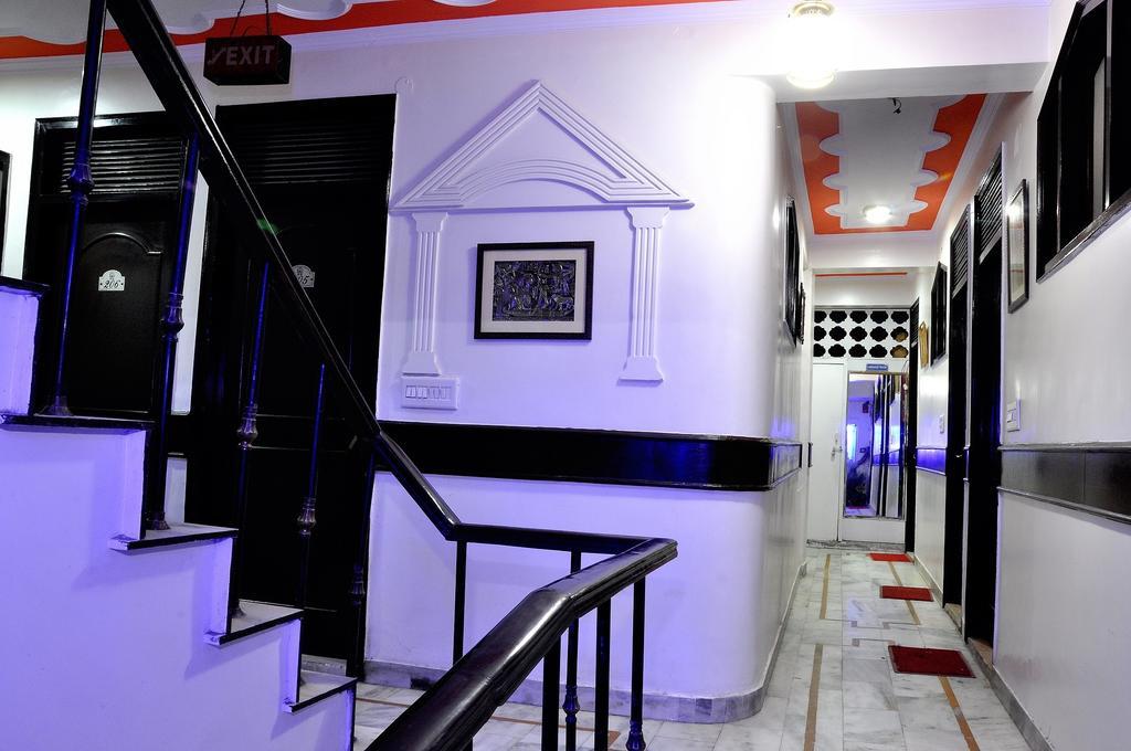 Hotel Peace Point - 1 Min Walking Distance From Station New Delhi Ruang foto