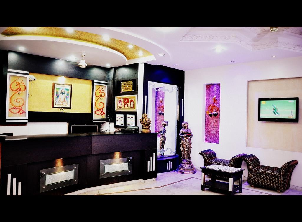 Hotel Peace Point - 1 Min Walking Distance From Station New Delhi Bagian luar foto