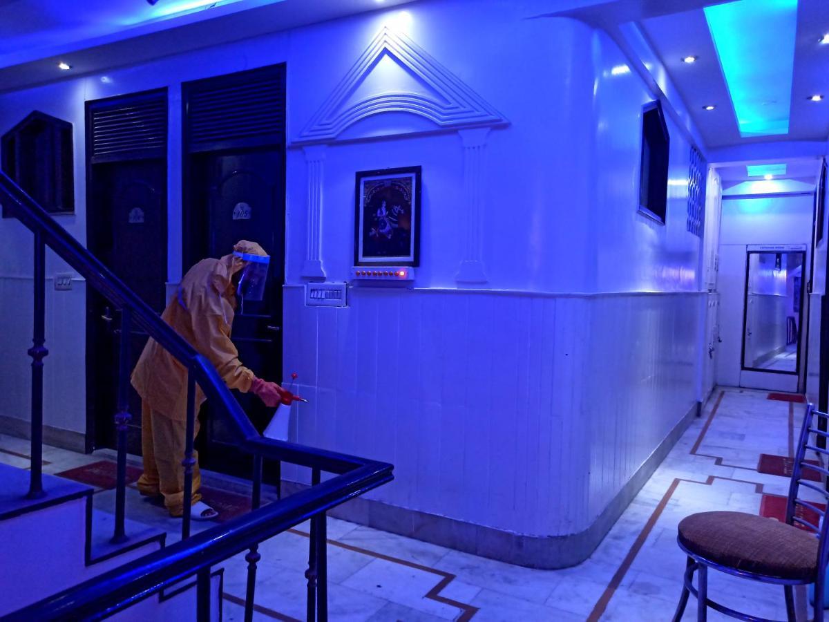 Hotel Peace Point - 1 Min Walking Distance From Station New Delhi Bagian luar foto