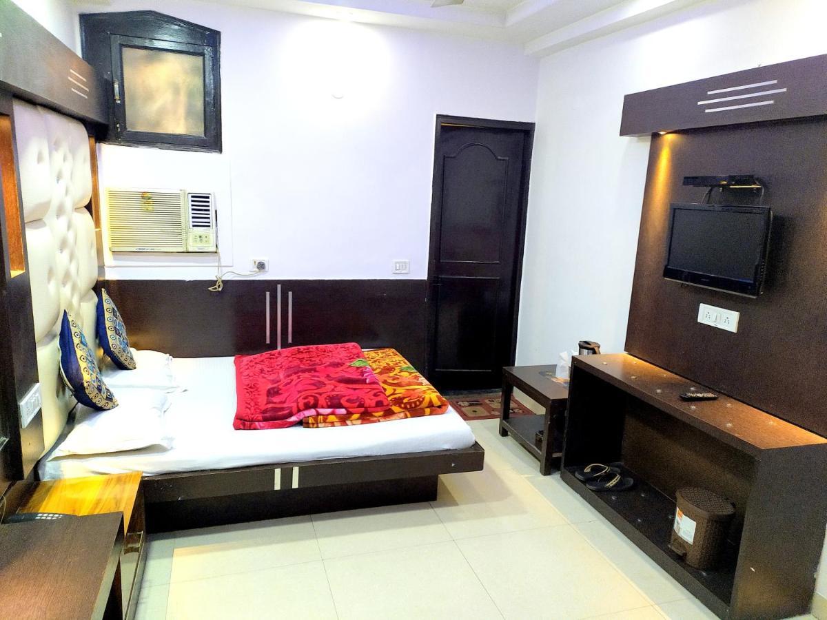 Hotel Peace Point - 1 Min Walking Distance From Station New Delhi Bagian luar foto