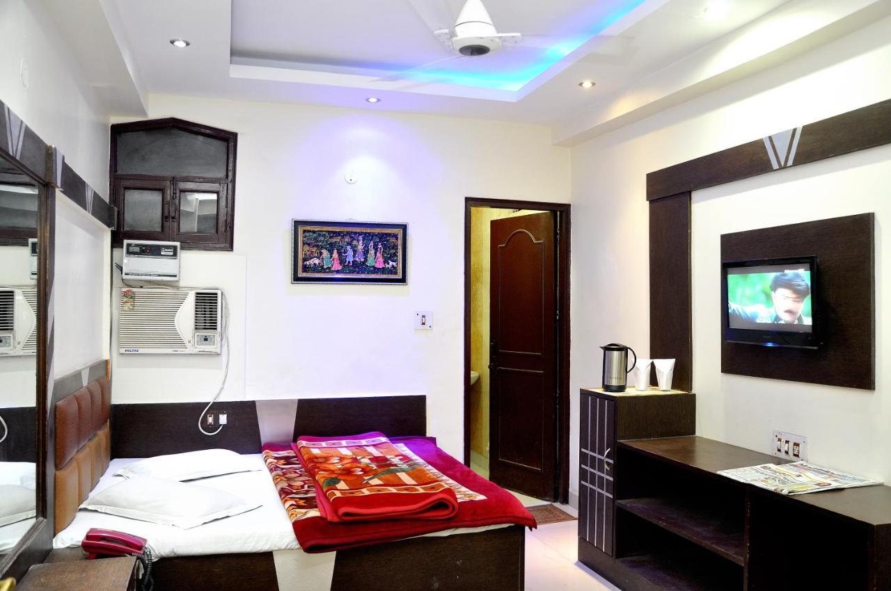 Hotel Peace Point - 1 Min Walking Distance From Station New Delhi Bagian luar foto